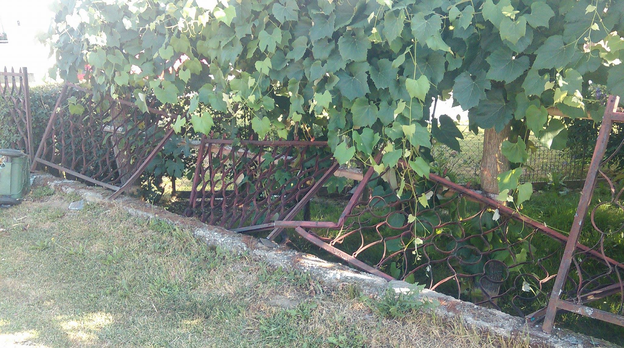 Polomio kantu i ogradu u Pesku