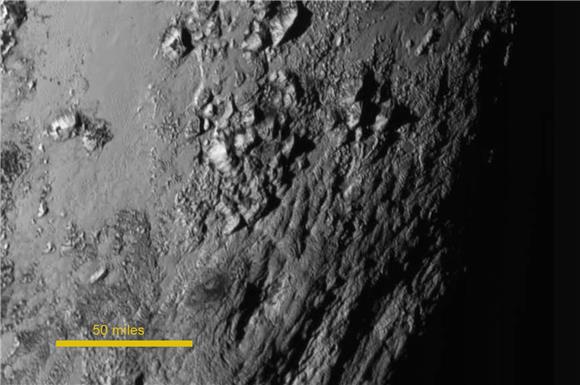 Ledene planine na Plutonu