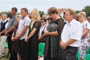 Saša Šargač Mlada Misa U Gračini, Iz Ljeva Na Desno, Otac Zvonko, Majka Ivanka, Sestra Sanja, šogor, Baka Foto Marcel Kovačić 0116