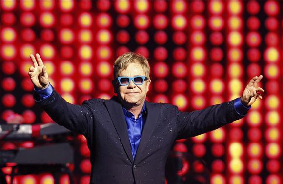 Obožavateljica Eltona Johna prodaje 50 godina staro cvijeće pop zvijezde