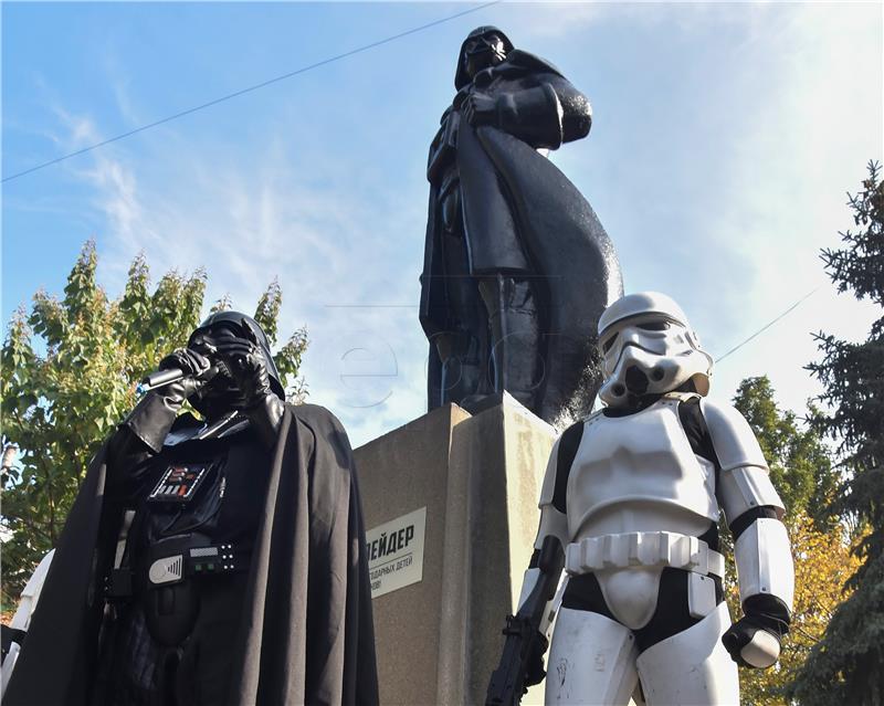 U Odessi Lenjinov kip zamijenjen kipom Dartha Vadera