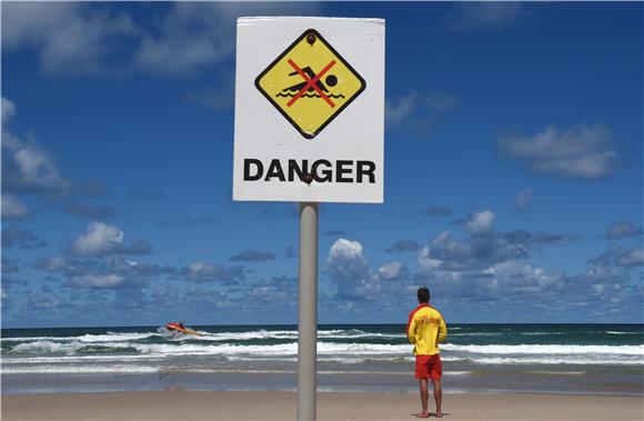 Australija dronovima i sonarima protiv morskih pasa