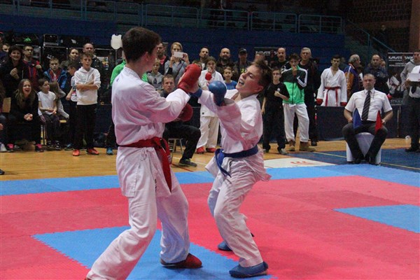 Klara Katavič + Ana Lenart, karate, međunarodni turnir B foto Marcel Kovačić 002
