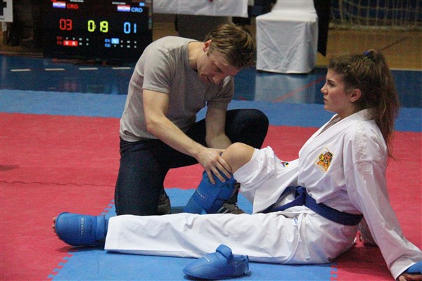 Klara Katavič + Ana Lenart, karate, međunarodni turnir B foto Marcel Kovačić 005