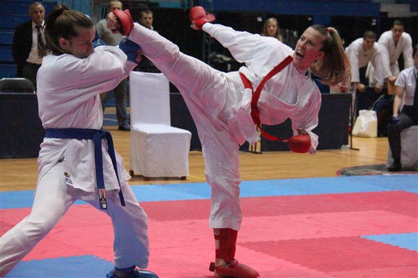 Klara Katavič + Ana Lenart, karate, međunarodni turnir B foto Marcel Kovačić 018
