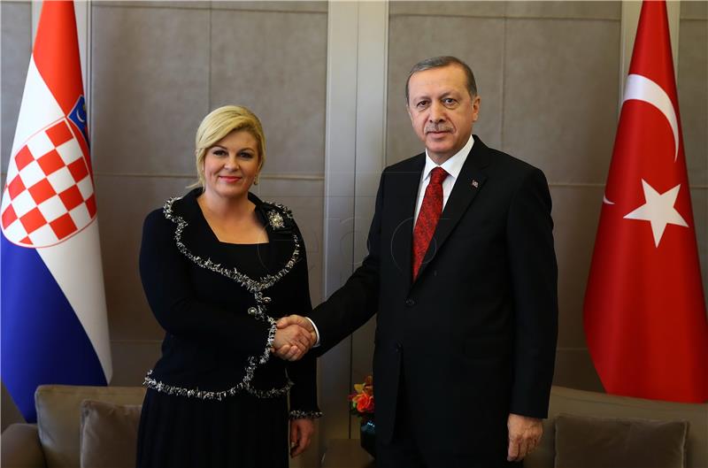 Kolinda Grabar-Kitarović održala radni sastanak s Erdoganom