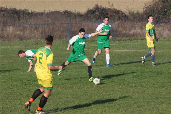 NK-Mladost- V.Raven + NK-Prigorje- Sv. Petar Orehovec foto Marcel Kovačić 003