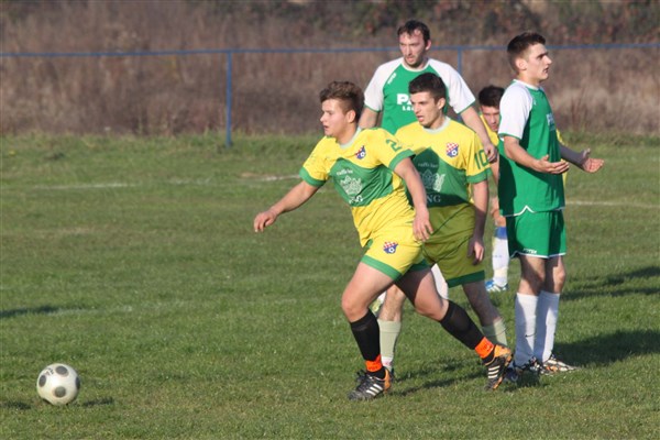 NK-Mladost- V.Raven + NK-Prigorje- Sv. Petar Orehovec foto Marcel Kovačić 006