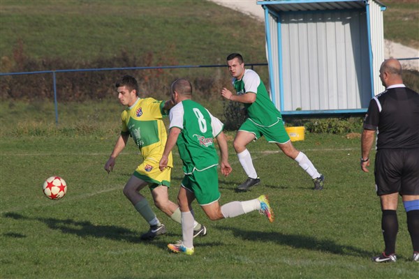 NK-Mladost- V.Raven + NK-Prigorje- Sv. Petar Orehovec foto Marcel Kovačić 011