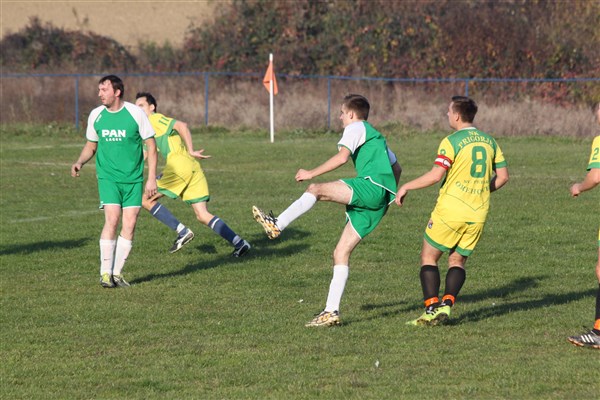 NK-Mladost- V.Raven + NK-Prigorje- Sv. Petar Orehovec foto Marcel Kovačić 018