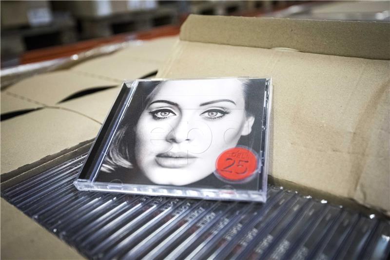 Adele najbrže do milijardu pregleda na YouTubeu