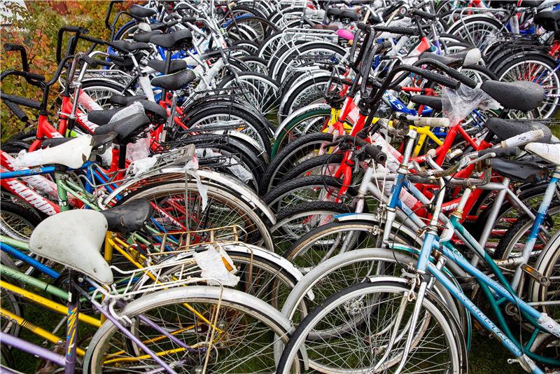 Na ulasku u Norvešku se gomilaju ruski bicikli koje koriste migranti