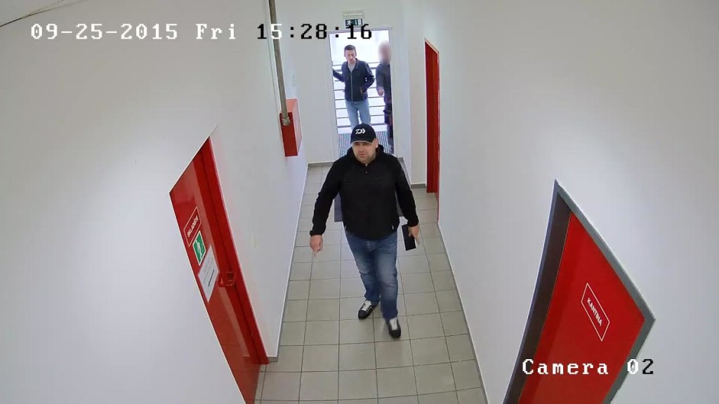 traži se