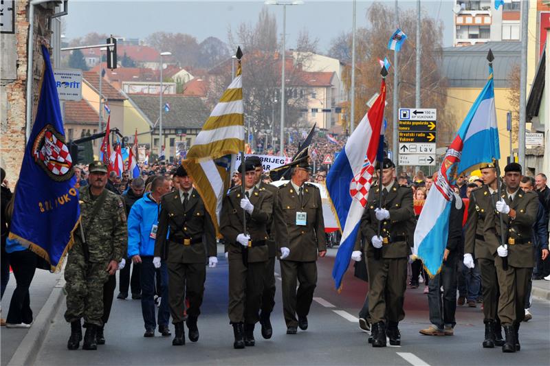 VUKOVAR: Hrvatska ujedinjeno odala počast žrtvi Vukovara