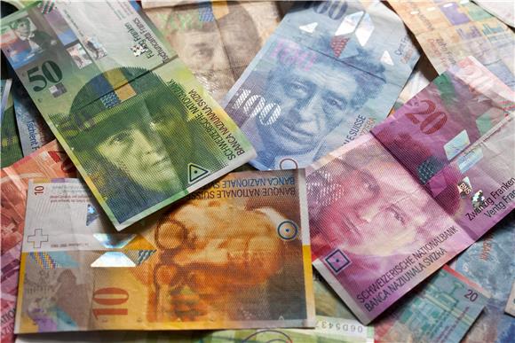 Švicarska neće povući novčanicu od 1000 franaka