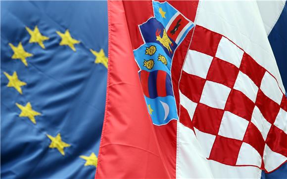 Hrvatska među pet zemalja s najpozitivnijim stajalištem o EU-u, nezaposlenost glavni problem