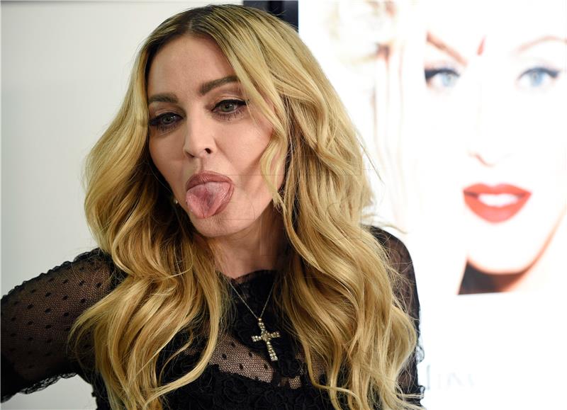 Kontroverzne fotografije iz Madonnine knjige ‘Sex’ ove jeseni na dražbi
