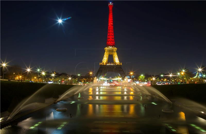 Eiffelov toranj večeras u bojama belgijske zastave