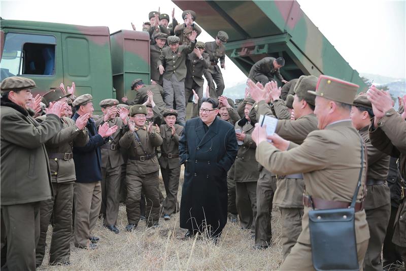 Kim Jong Un traži povećanje proizvodnih kapaciteta tvornica oružja