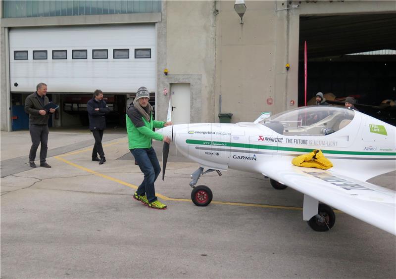 Slovenski pilot krenuo na put oko svijeta za 30 dana