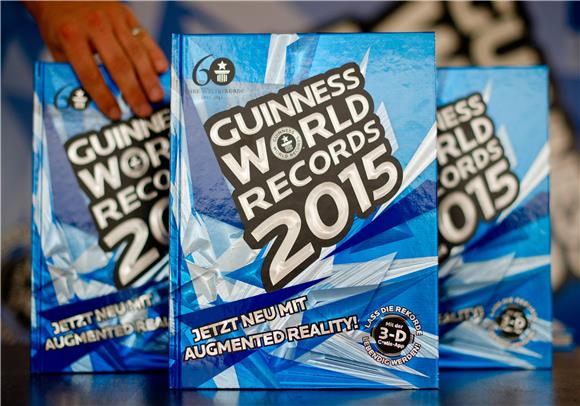 Guinnessov rekord u istovremenom pranju suđa ostvarilo 412 Alžirki