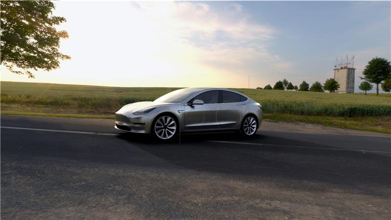 U 24 sata čak 232.000 rezervacija za Model 3 Tesla