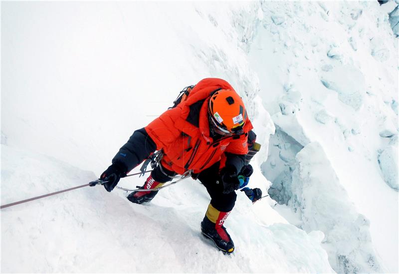 Nepalka postala prva žena koja se popela na Everest sedam puta