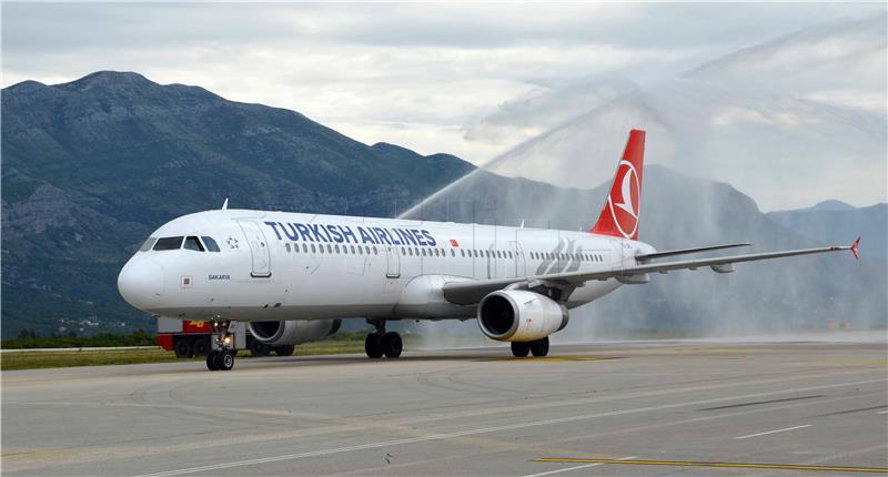 Turski zrakoplov prinudno sletio u Beograd zbog zaboravljenog mobitela