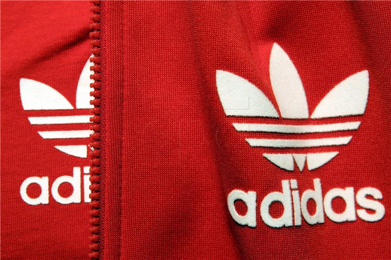 Adidas zaustavio prodaju dresova s brojem 44 koji sliči logu SS-a