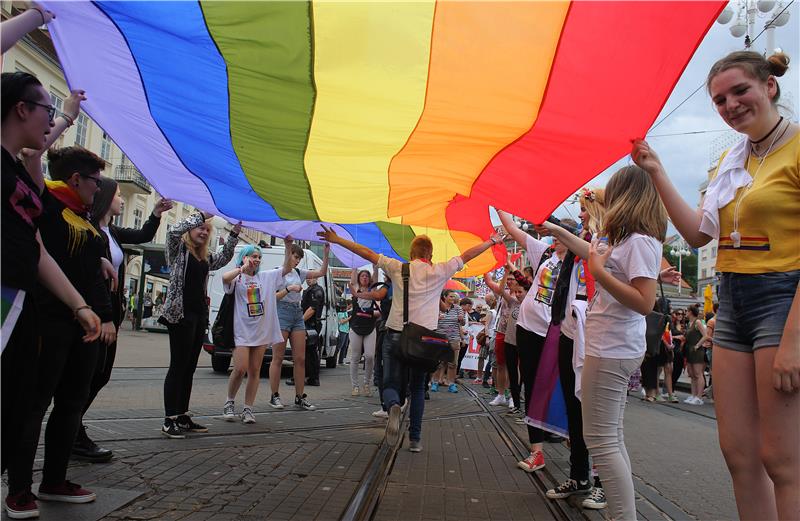 Homoseksualni brakovi legalizirani u dvadesetak zemalja