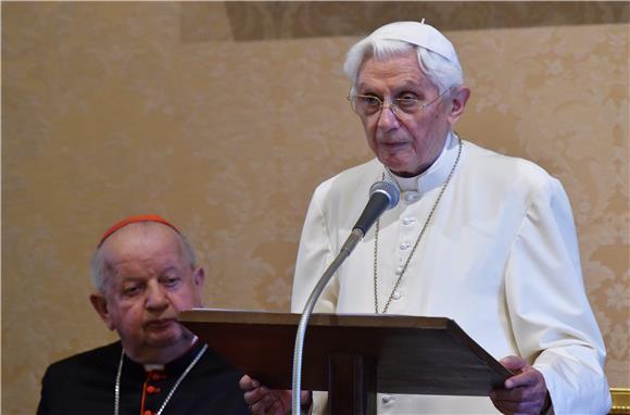 Benedikt XVI. virtualno prisustvovao pogrebu brata u Regensburgu