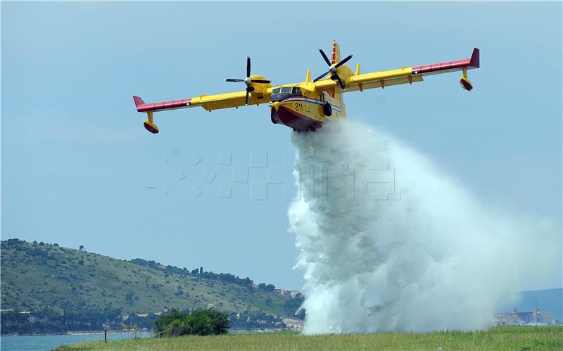 MORH: Canadair HRZ-a četvrti put gasi požar u kod Širokog Brijega u BiH