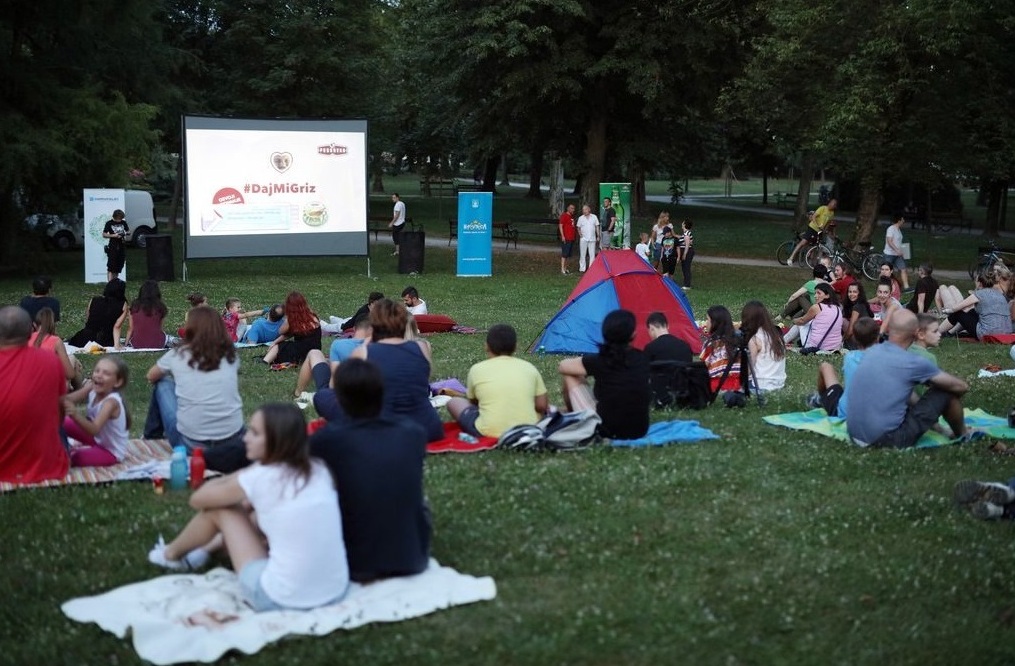 kino na otvorenom 3