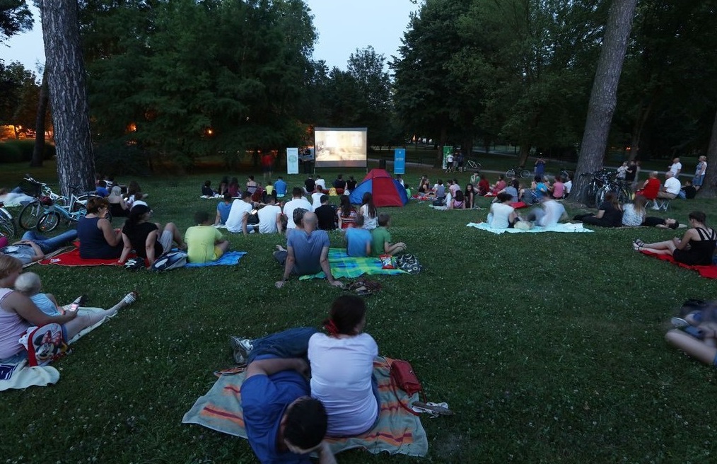 kino na otvorenom 5
