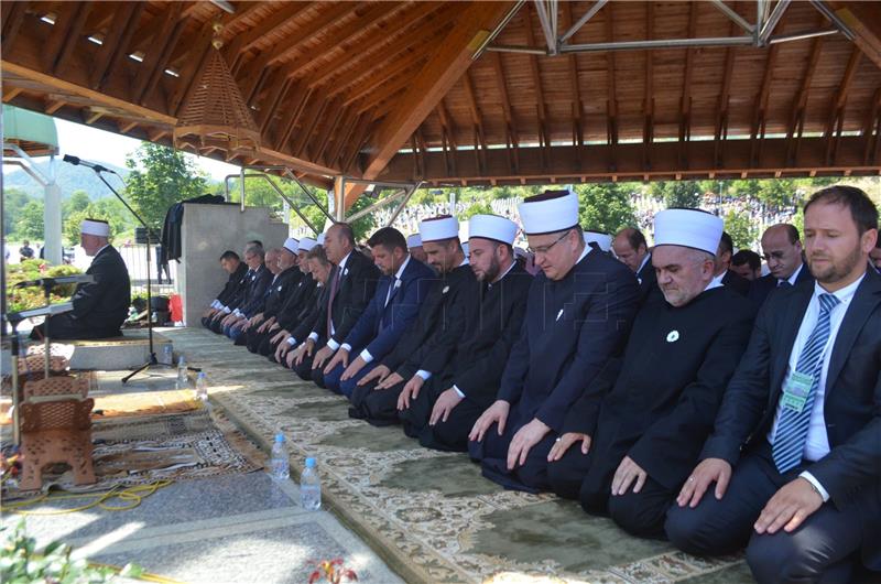 Srebrenica: Pokop 127 žrtava genocida i snažna poruka da se karakter tog zločina ne može nijekati