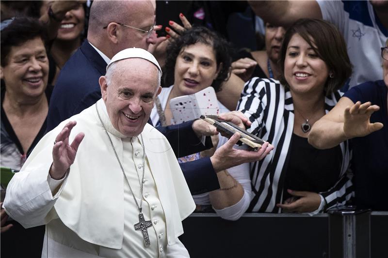 Papa u iznenadnom posjetu bivšim prostitutkama