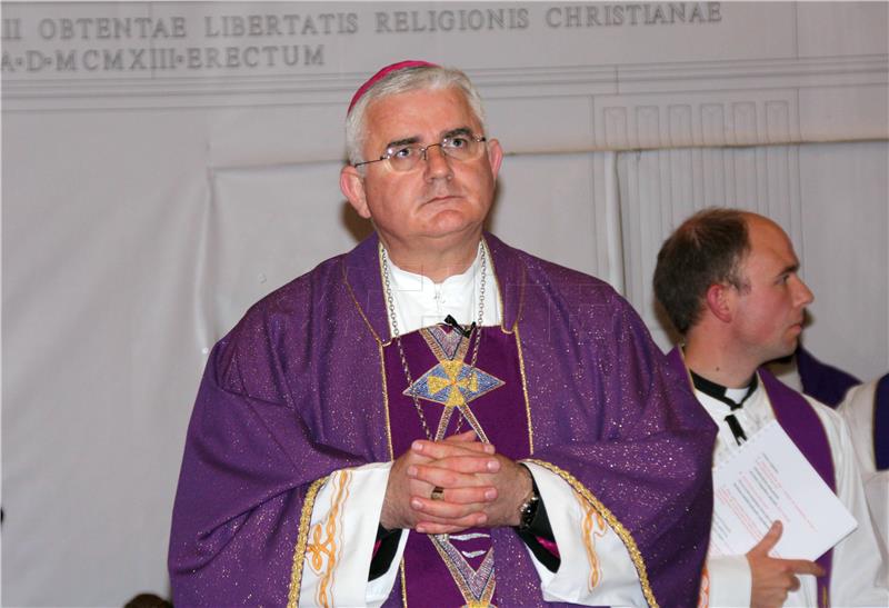 Mons. Uzinić proslavio 10. obljetnicu biskupskog ređenja