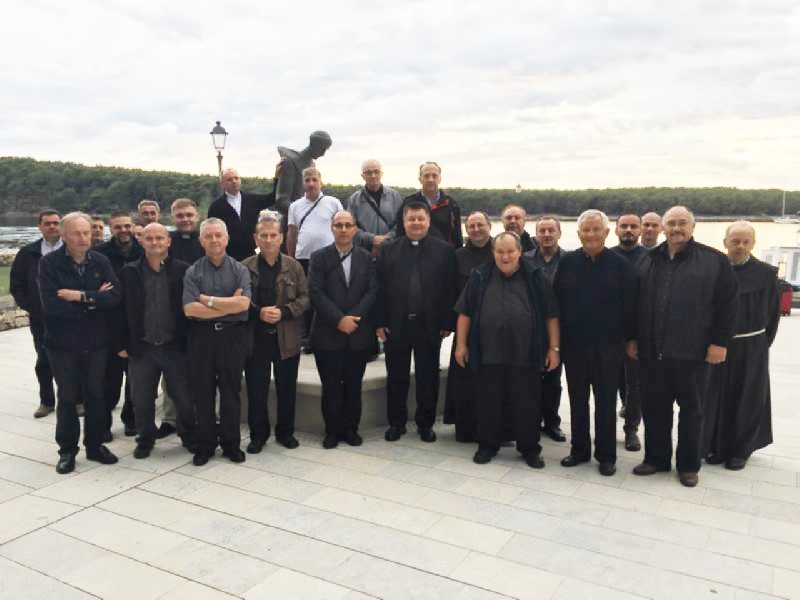 Svećenici Bjelovarsko-križevačke biskupije na duhovnim vježbama