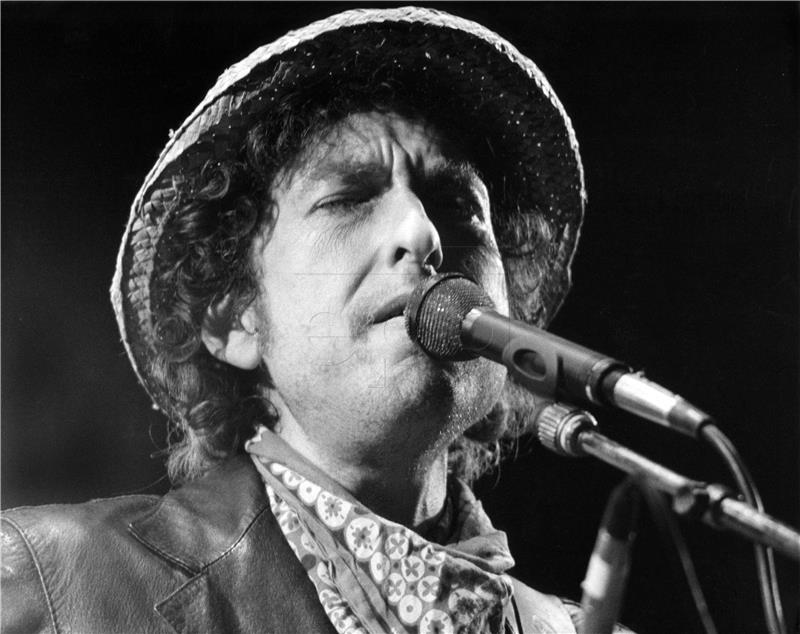 Bob Dylan: Nobelova nagrada ostavila me “bez riječi”