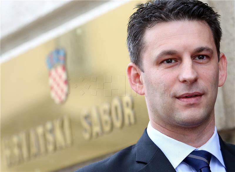 Božo Petrov poručio da neće koalirati s SDP-om i HDZ-om: ‘Nama su bitni građani’