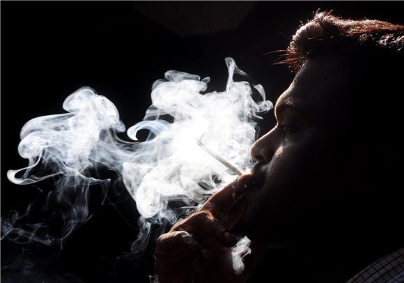 Jedan europski grad dopustio pušenje na otvorenom samo ako su ostali ljudi od pušača udaljeni najmanje pet metara