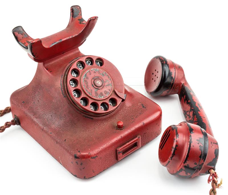 Osobni telefon Adolfa Hitlera na aukciji
