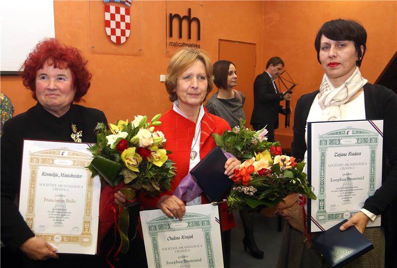 Nagrada za životno djelo don Frane Bulić uručena arheologinji Korneliji Minichreiter