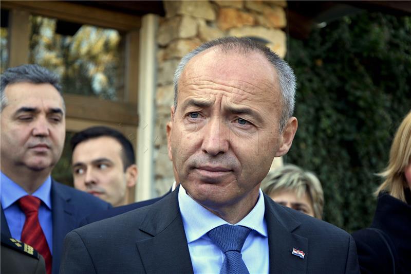 Ministar Damir Krstičević podnio ostavku