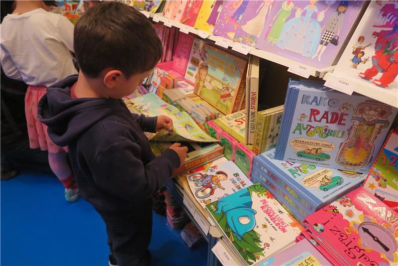 “Branjem” slikovnica sa stabala u utorak počinje 10. Festival dječje knjige u CeKaTe-u