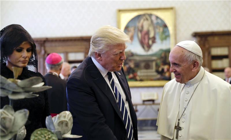 Papa pitao Melaniju čime hrani Trumpa, a ona odgovorila pizzom