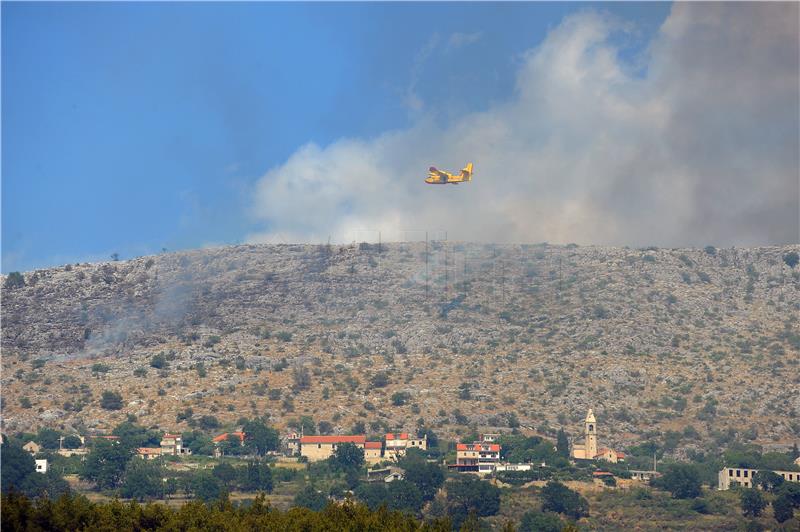 Požar u Segetu Gornjem: opožareno 400 hektara