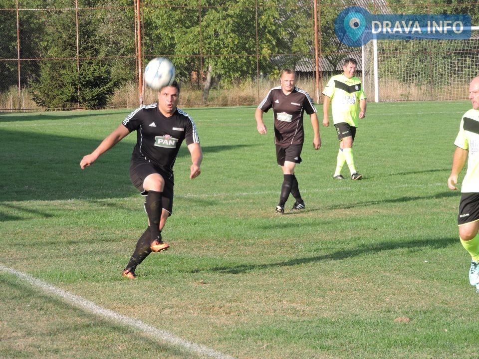 VETERANI_-NK-Omladinac-NK-Križevci13 foto Luka Šarlija