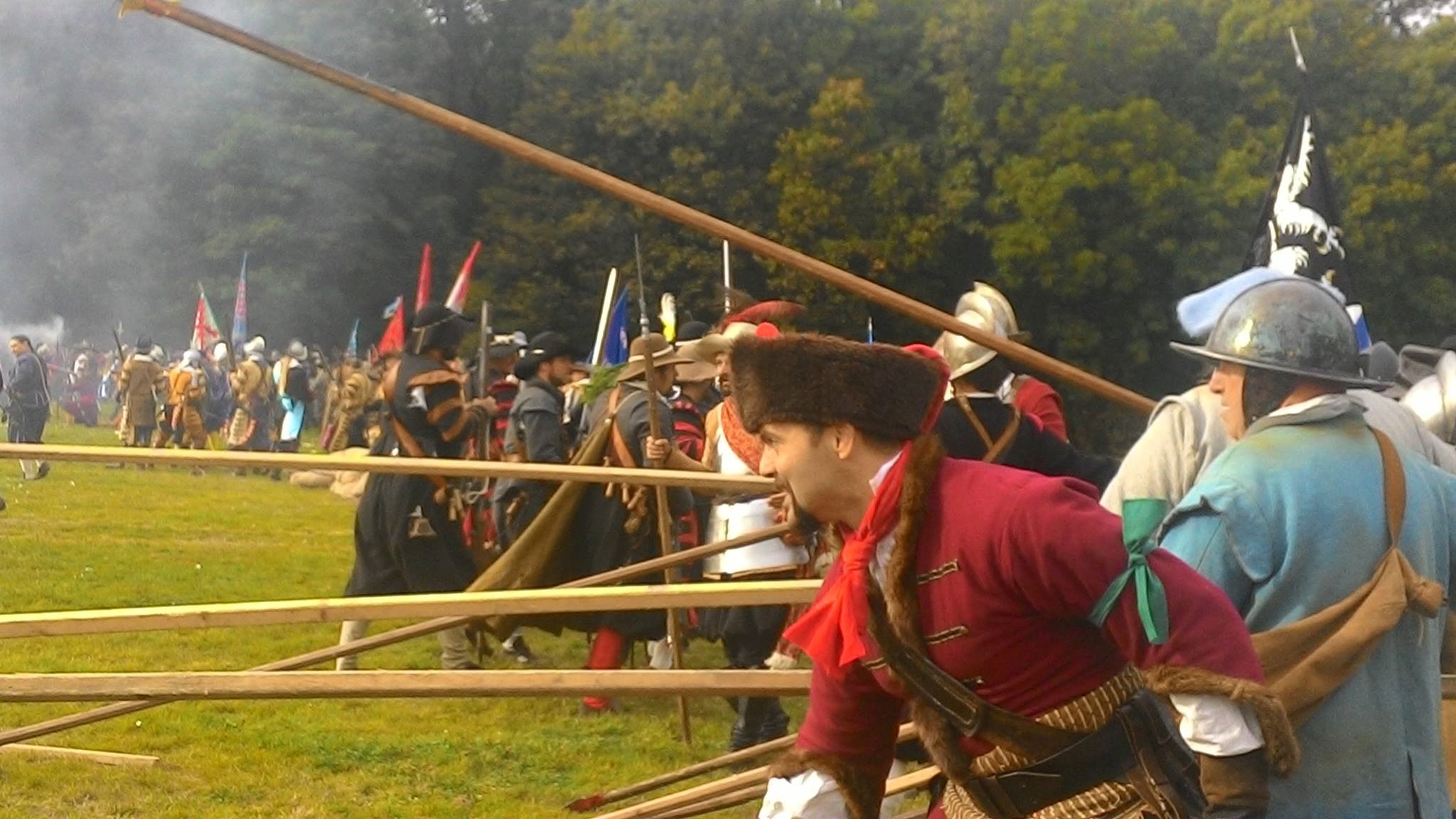 Počasna satnija Kravat pukovnije sudjelovala u spektaklu uprizorenja bitke na Bijeloj Gori!