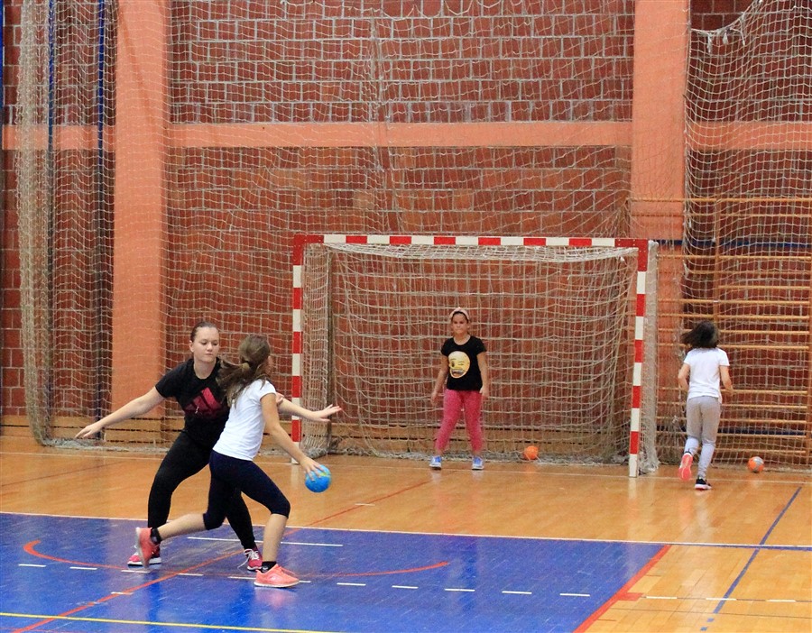 zenski rukometni klub radnik14